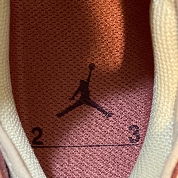 WMNS Delta 3 Low Sneaker - Picture 6 of 11